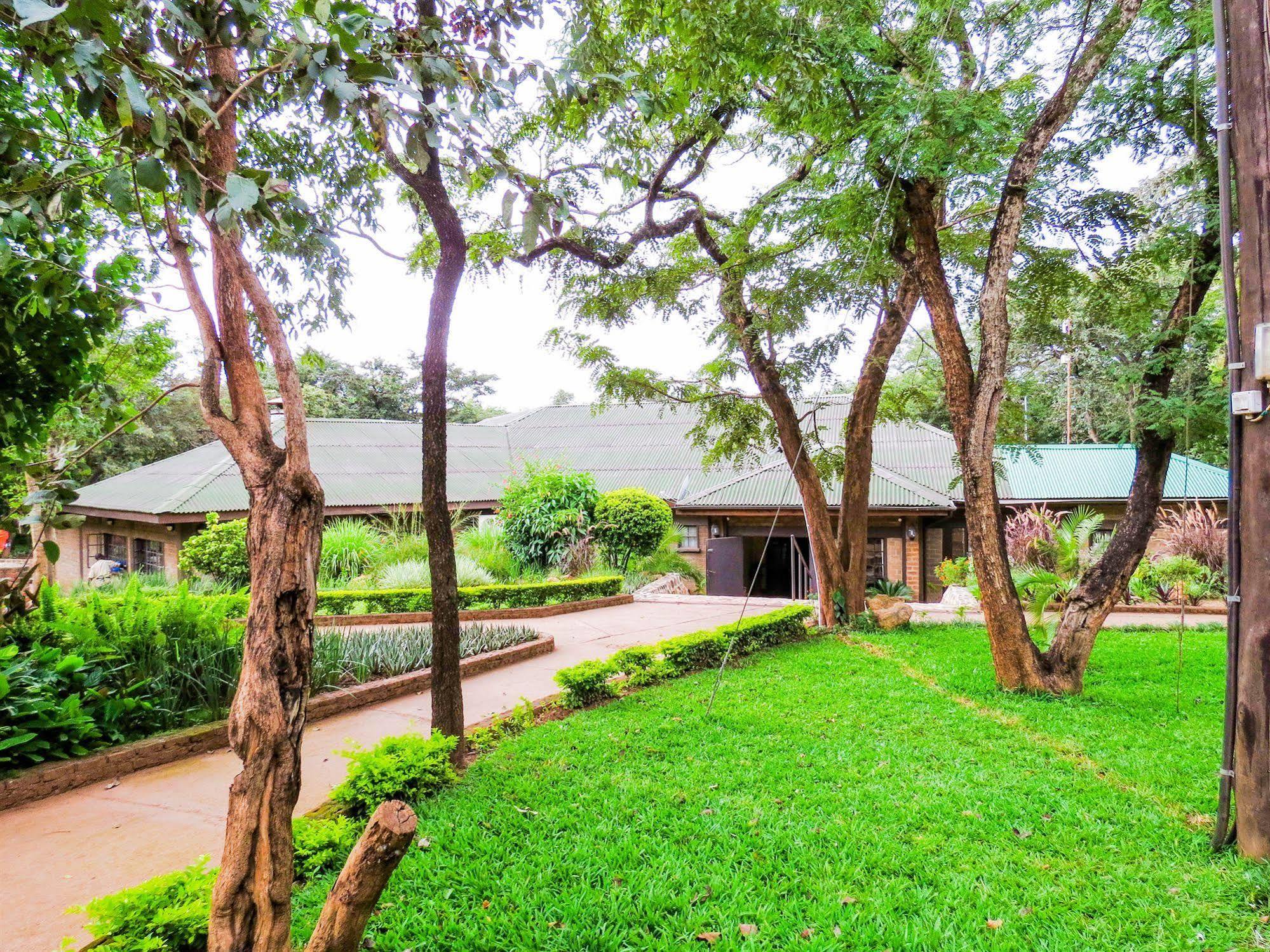 מלון Woodlands לילונגווה מראה חיצוני תמונה